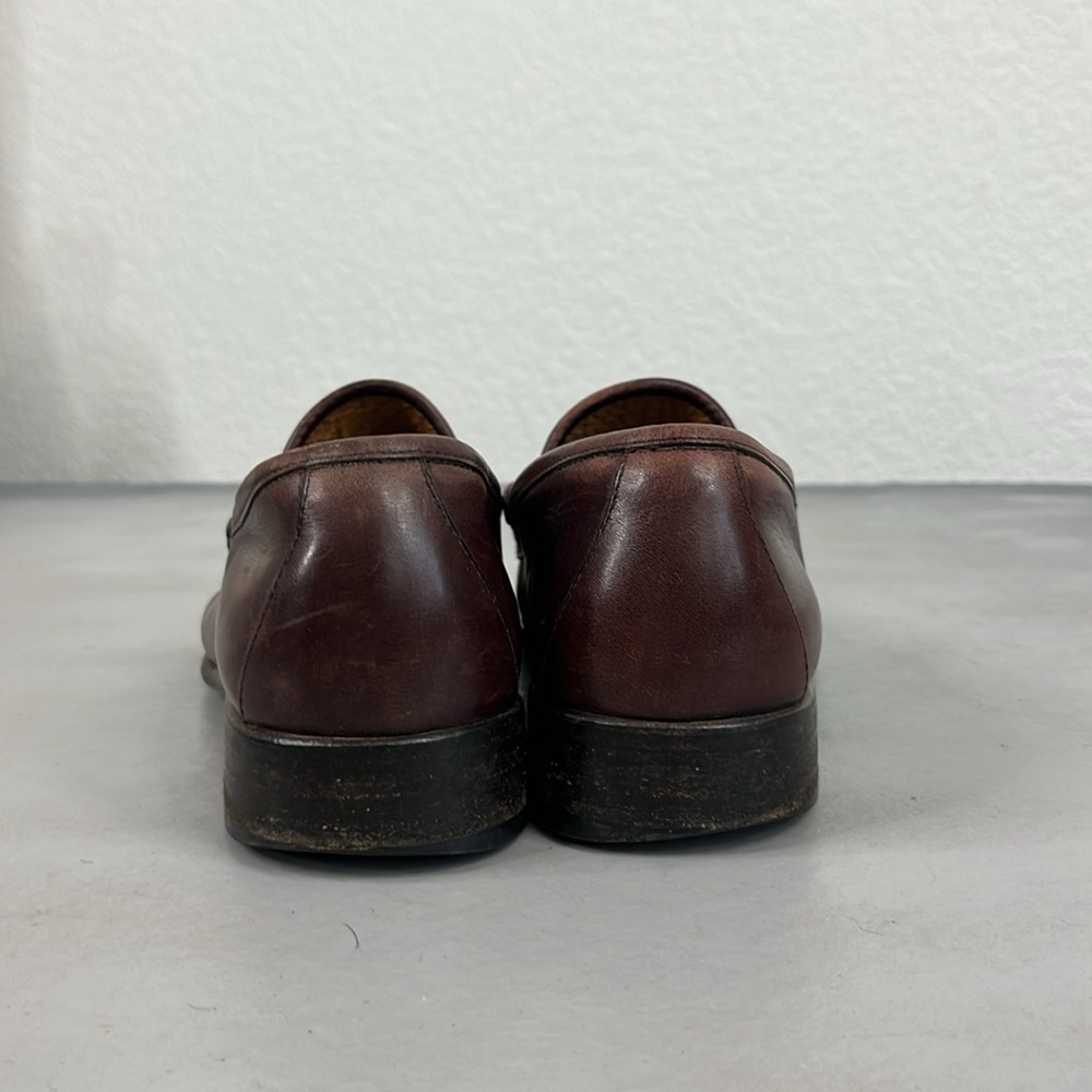 Classic Brown Loafers with Gold Accents - Picture 3 of 8